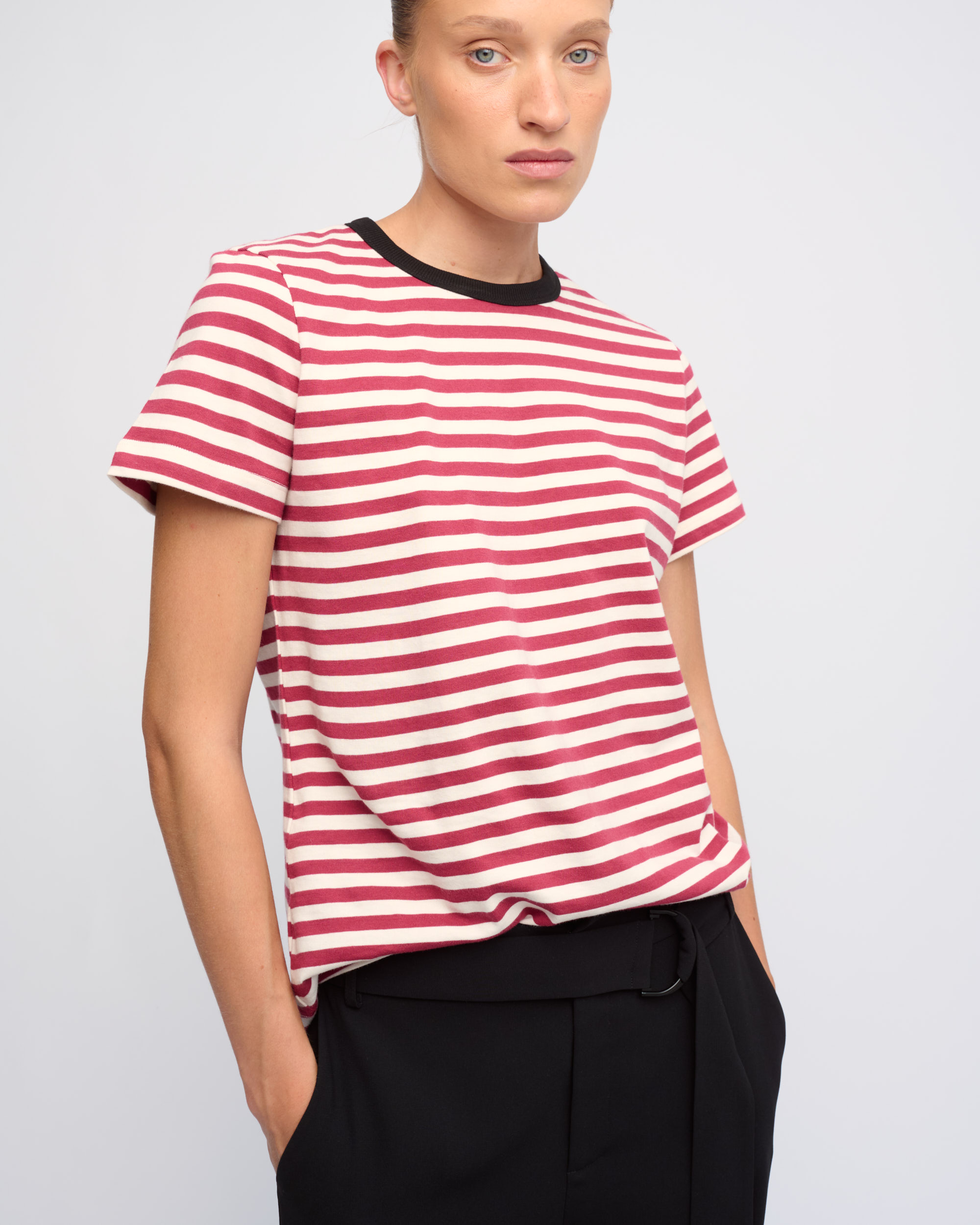 HOLLY-2267705-16-CO.CO 160-299639