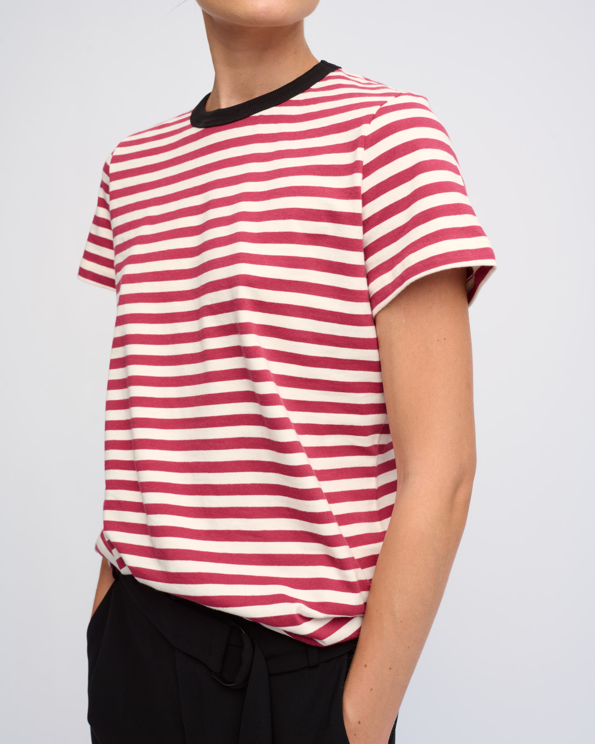 HOLLY-2267705-16-CO.CO 160-299640