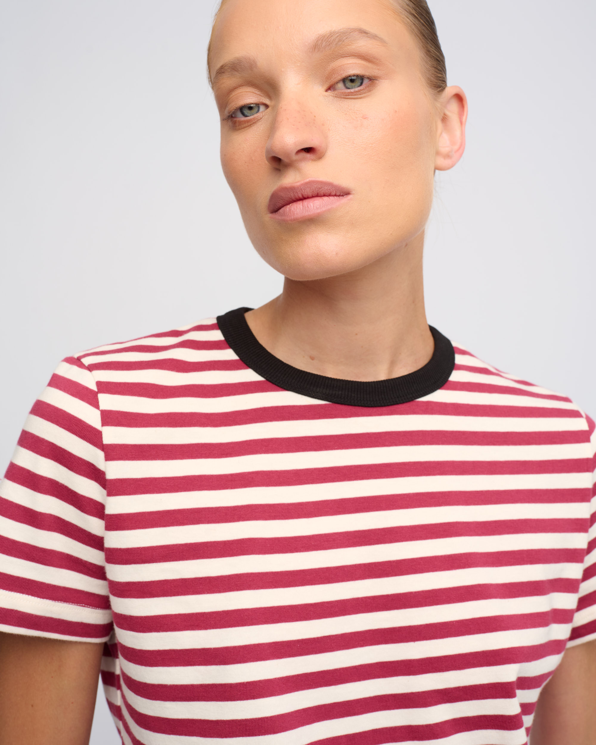 HOLLY-2267705-16-CO.CO 160-299641